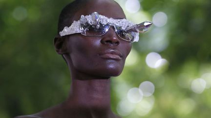 D&eacute;fil&eacute; On aura tout vu lors de la fashion week &agrave; Paris, le 7 juillet 2014. (GONZALO FUENTES / REUTERS)