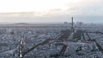 Vue de Paris depuis le sommet de la tour Montparnasse, le 30 juillet 2019. (LAURE BOYER / HANS LUCAS / AFP)