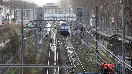 SNCF : Jean-Cyril Spinetta remet son rapport