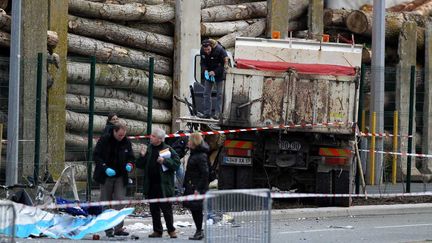 &nbsp; (Le camion impliqué dans l'accident de Rochefort. © MaxPPP)