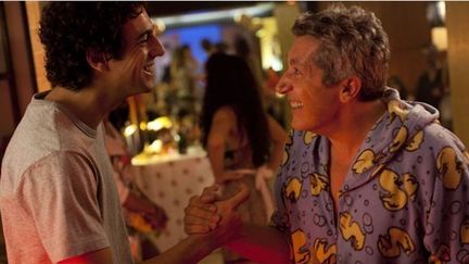 Max Boublil et Alain Chabat dans "Les Gamins"
 (Nicolas Guiraud / Peopleforcinema productions )