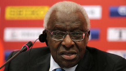 Lamine Diack a été mis en examen pour corruption passive et blanchiment aggravé. (MICHAEL KAPPELER / DPA)