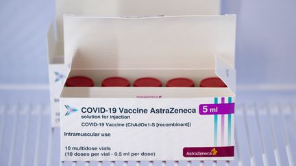 Le Danemark&nbsp;a déjà annoncé&nbsp;l'abandon du vaccin d'AstraZeneca, justifiant ce choix par des effets secondaires "rares", mais "graves".
 (ELIANO IMPERATO / CONTROLUCE VIA AFP)