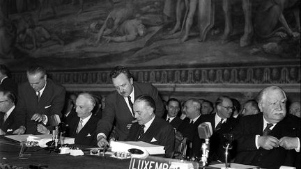 Signature du Traité de Rome le 25 mars 1957 (ANSA/EPA/MaxPPP)