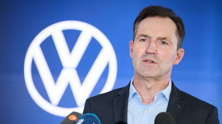 Le directeur de Volkswagen, Thomas Schäfer, le 20 décembre 2024 à Berlin en Allemagne. (ANNETTE RIEDL / DPA)