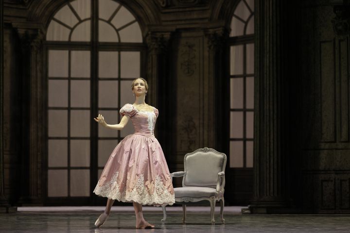 Myriam Ould Braham (Mathilde de la Mole) dans Le Rouge et le Noir de Pierre Lacotte (SVETLANA LOBOFF)