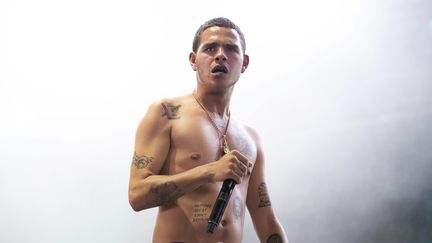 slowthai sur scène, lors du festival de Leeds à l'été 2019. (MIKE GRAY / MAXPPP)