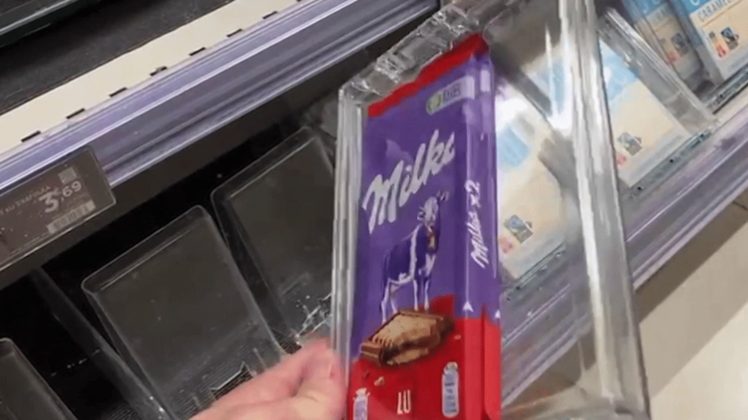 in Marseille, anti-theft chocolate bars cause incomprehension