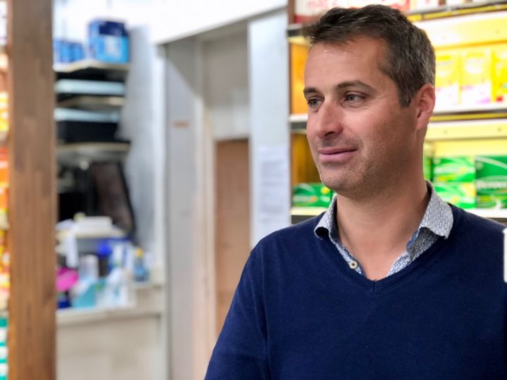 François Bal, un pharmacien de Menton (Alpes-Maritimes), le 25 février 2020. (MATTHIEU MONDOLONI / RADIO FRANCE)