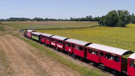 Charente-Maritime : à bord du train des mouettes (France 2)