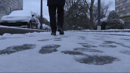 Vague de froid : la neige s’installe dans la Loire (France 2)