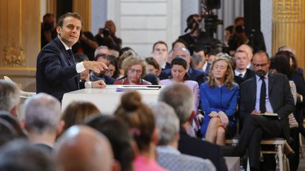 Emmanuel Macron, le 25 avril 2019.&nbsp; (LUDOVIC MARIN / AFP)