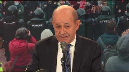 Le ministre de l'Europe et des affaires étrangères Jean-Yves Le Drian, invité de "Questions politiques" sur France Inter et franceinfo Canal 27, le 24 janvier 2021. (FRANCEINFO / RADIOFRANCE)