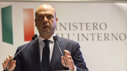 Angelino Alfano, le ministre de l'Intérieur italien, le 14 novembre 2015 à Rome (Italie). (RICCARDO DE LUCA / AP / SIPA)