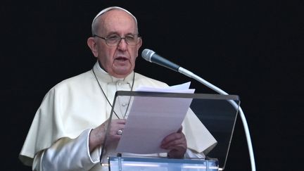 Le pape François, le 15 août 2021, au Vatican. (ANDREAS SOLARO / AFP)