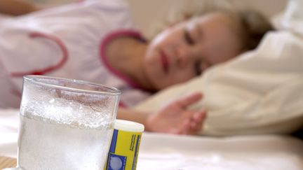 Une enfant malade du chikungunya sur l'Ile de la R&eacute;union en octobre 2013. (  MAXPPP)