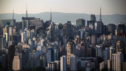 Au Brésil, la ville de Sao Paulo connait une crise du marché de l'immobilier qui tranche avec des années fastes. (NELSON ALMEIDA / AFP)