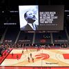 Le 18 janvier 2021, comme chaque année, la NBA, ici à Tampa lors du match entre Toronto et Dallas, a rendu hommage à Martin Luther King lors du "MLK Day". (MIKE EHRMANN / GETTY IMAGES / AFP)