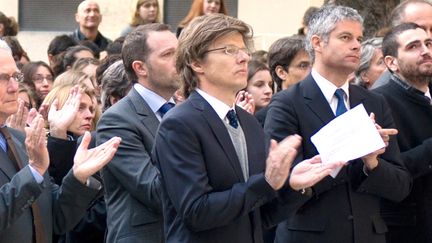 Herv&eacute; Cr&egrave;s (au premier plan), le 4 avril 2012 &agrave; Sciences Po lors d'une c&eacute;r&eacute;monie d'hommage &agrave; l'ancien directeur de l'IEP de Paris, Richard Descoings. (BERTRAND LANGLOIS / AFP)