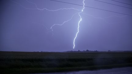 Un orage au-dessus de Vennecy (Loiret), le 1er juin 2016. (SÉBASTIEN RICHARD / CITIZENSIDE / AFP)