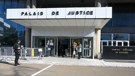 L'entrée du palais de justice de Nanterre (Hauts-de-Seine), le 7 mars 2024. (ERIC BERACASSAT / AFP)