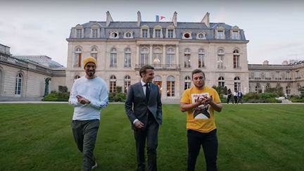 Capture écran YouTube de la vidéo de McFly &amp; Carlito avec Emmanuel Macron, le 23 mai 2021. (MCFLY & CARLITO)