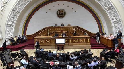 Le leader de l'opposition vénézuélienne, Julio Borges, préside une session de l'Assemblée nationale à Caracas, le 1er août 2017. (JUAN BARRETO / AFP)