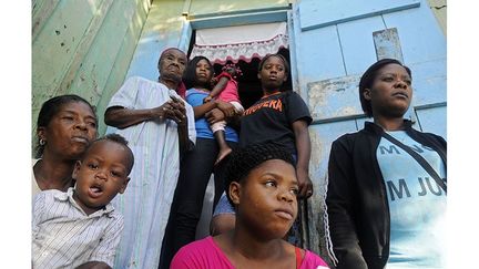 chez elle à Batey La Higuera, dans la province de Seibo, avec ses enfants, ses petits-enfants et ses arrière-petits-enfants. Tous, sauf elle, sont nés en République dominicaine. Elle y est arrivée avec ses parents en 1940. Elle avait 12 ans.
 

  (REUTERS / Ricardo Rojas)