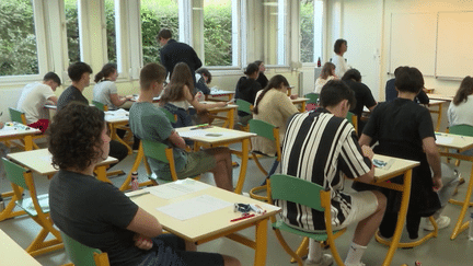 Rentrée scolaire : un grand flou demeure autour des mesures du gouvernement démissionnaire (france 2)