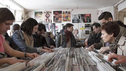 Chez le disquaire "Ground Zero" à Paris 10e.
 (Xavier de Torre / MaxPPP)