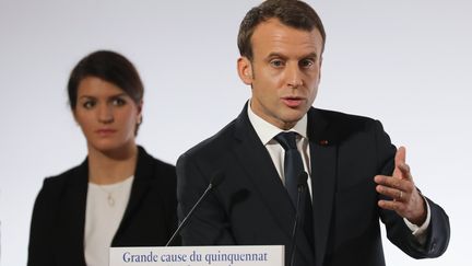 Emmanuel Macron et Marlène Schiappa, en novembre 2017. (LUDOVIC MARIN / AFP)