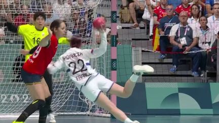 JO 2024 : les handballeuses françaises veulent poursuivre leur sans-faute (France 2)