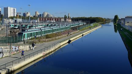 Le canal de l'Ourcq &agrave; Bobigny (Seine-Saint-Denis), o&ugrave; un vigile a &eacute;t&eacute; retrouv&eacute; noy&eacute; en mars 2010. (RIEGER BERTRAND / HEMIS.FR / AFP)