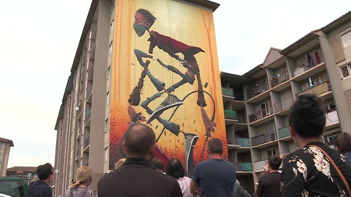 Peinture phare de la ville, cette fresque a été réalisée par un ancien peintre en bâtiment et a nécessité 25 jours de travail. (France 3 Auvergne)