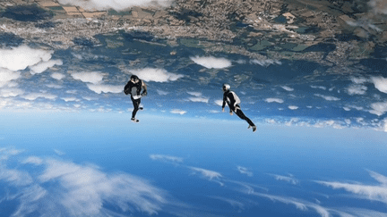 Parachutisme freestyle : l'équipe de France s'entraîne dans le ciel de l'Ariège