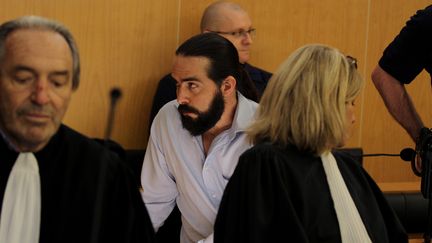 Sylvain Jouanneau, le p&egrave;re du petit Mathis, avant l'ouverture de son proc&egrave;s, &agrave; Caen (Calvados), le 1er juin 2015. (CHARLY TRIBALLEAU / AFP)