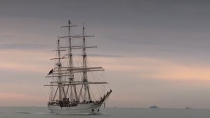 À l'Armada de Rouen, en Seine-Maritime, le "Shabab Oman II", navire du sultanat d'Oman qui fait sa première apparition, est une attraction un peu particulière. (FRANCE 3)