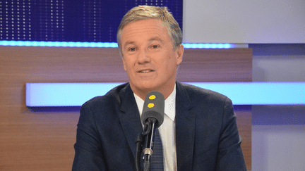 Nicolas Dupont-Aignan,&nbsp;député de l’Essonne et président de Debout la République. (RADIO FRANCE / JEAN-CHRISTOPHE BOURDILLAT)