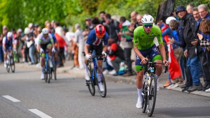 Tadej Pogacar après son attaque à 100 kilomètres de l'arrivée dans la course en ligne des championnats du monde de cyclisme, le 29 septembre 2024 autour de Zurich (Suisse). (ZAC WILLIAMS / PISCINE)