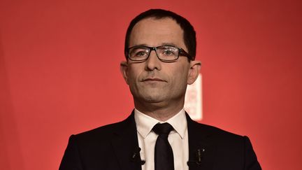 Benoît Hamon lors d'un discours à la maison de la Mutualité, le 23 avril à Paris. (PHILIPPE LOPEZ / AFP)