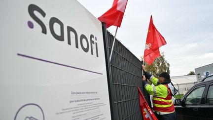 Le site de Sanofi à Lisieux (Calvados), le 17 octobre 2024. (LOU BENOIST / AFP)