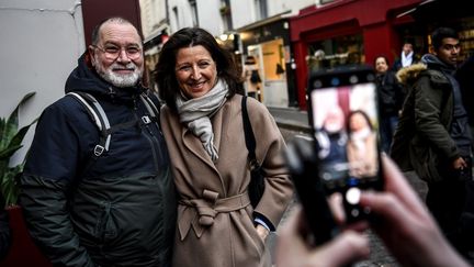 Agnès Buzyn, candidate LREM aux élections municipales à Paris, pose dans le cinquième arrondissement, le 18 février 2020.&nbsp; (CHRISTOPHE ARCHAMBAULT / AFP)