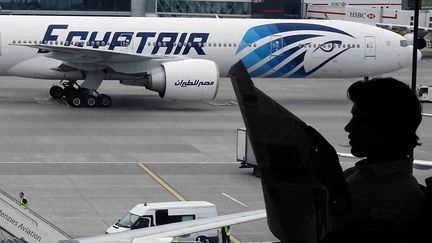 Crash du vol d'EgyptAir : l'une des deux boîtes noires a été récupérée