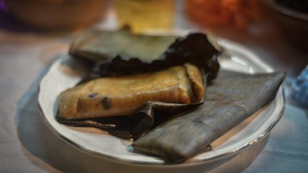 Un plat de tamales, des papillotes fourrées à la viande ou aux légumes, à base de pâte de maïs. (MARIANA GUTIERREZ/ EYEPIX GROUP / EYEPIX GROUPMAXPPP)