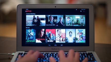 Netflix a passé le cap des 100 millions d'abonnés dans le monde. (BERND VON JUTRCZENKA / DPA / AFP)