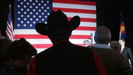 Un &eacute;lecteur r&eacute;publicain attend les r&eacute;sultats des &eacute;lections de mi-mandat, dans le Colorado, le 4 novembre 2014. (RICK WILKING / REUTERS)