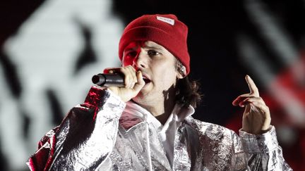 Orelsan sur la scène des 34e Victoires de la musique le 8 février 2019 à Boulogne-Billancourt. (THOMAS SAMSON / AFP)