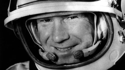 Alexeï Leonov, le cosmonaute russe, en 1965 avant son départ en mission. (ARCHIVE / PAP (EPA))