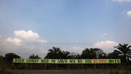 "N'importe qui peut se lever un matin et créer son église. Vous pouvez commencer sur le bord de la route avec votre mégaphone", ironise Roslyn Mould, la présidente de l’association humaniste du Ghana, une organisation qui revendique son athéisme. (FRANCIS KOKOROKO/REUTERS)