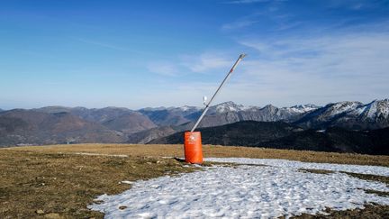 La station d'Ax 3 Domaines (Ariège), le 26 décembre 2022. (FREDERIC SCHEIBER / HANS LUCAS / AFP)